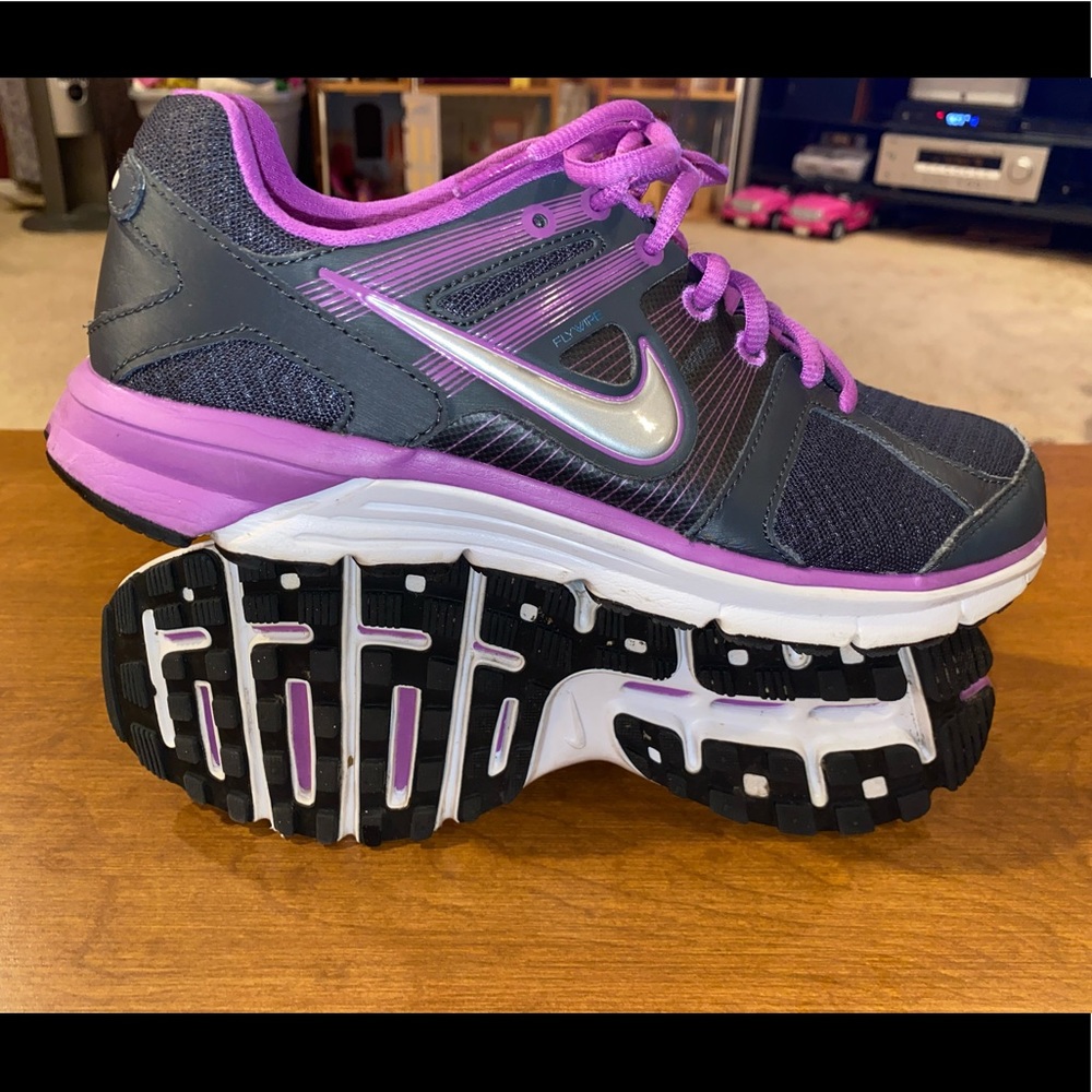 Nike Anodyne Flywire size 7.5 purple